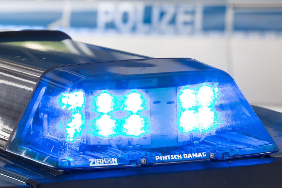 Polizisten schnappten sich das mutmaßliche Räuber-Trio. (Symbolfoto)