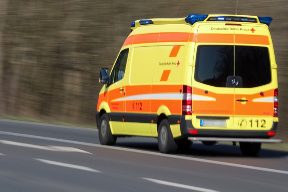 Zwei Menschen starben bei einem Unfall am Montag im Burgenlandkreis. (Symbolbild)