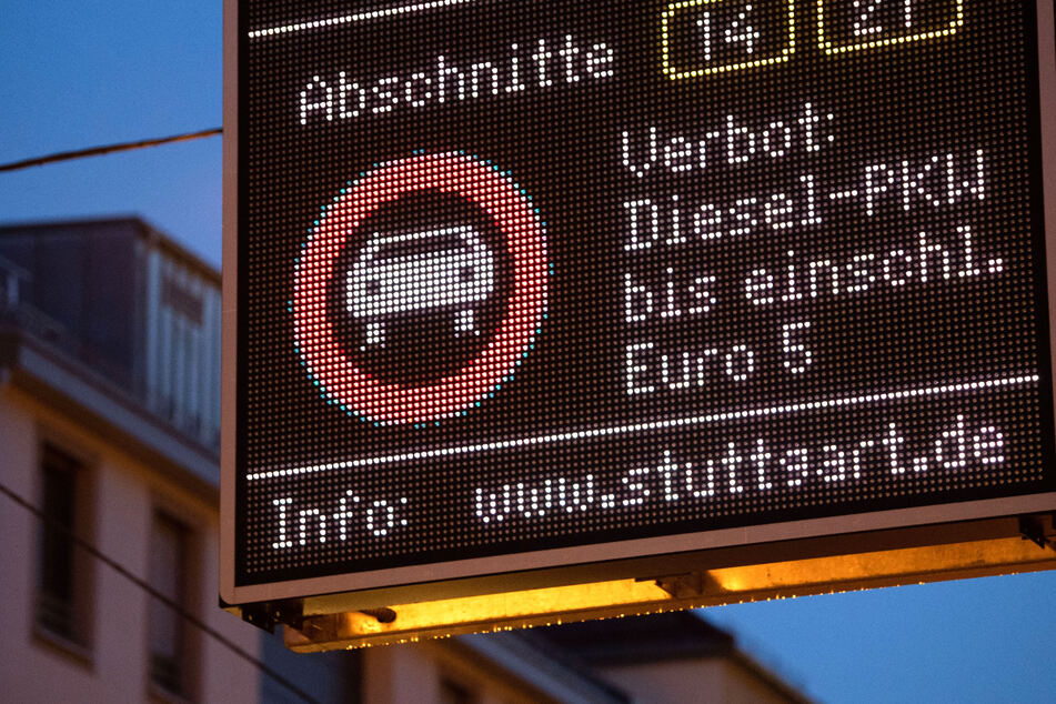 Bislang gilt schon auf Abschnitten von B14 und B27 ein Fahrverbot für Euro-5-Diesel.