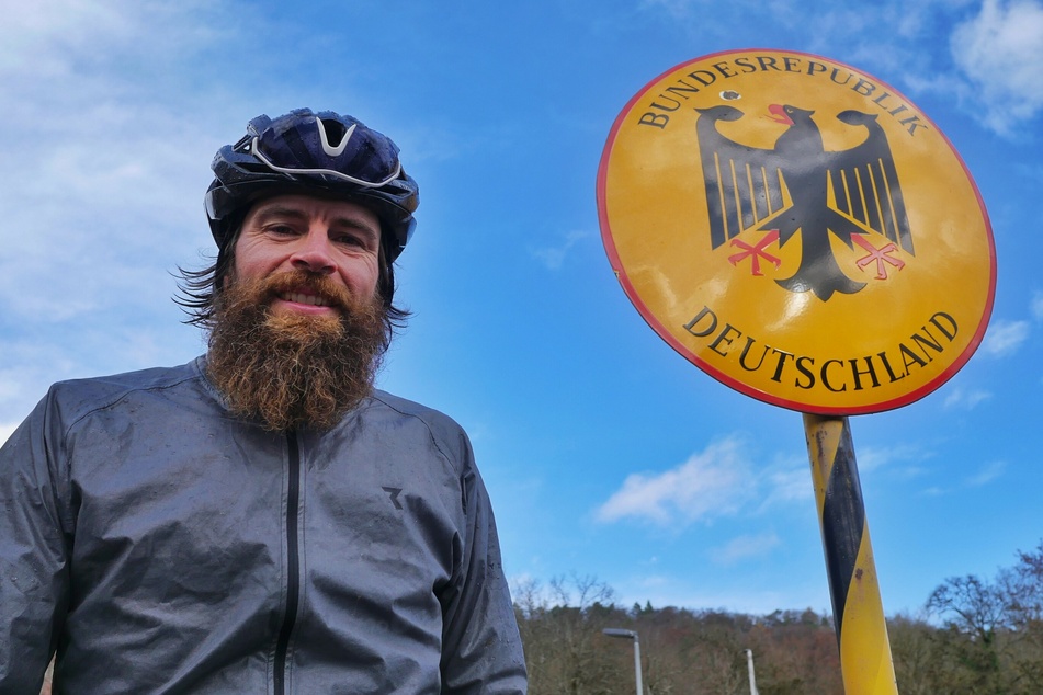 Jonas Deichmann (34) ist wieder in Deutschland. Seine Reise wird der Extremsportler auf dem Münchner Odeonsplatz beenden.
