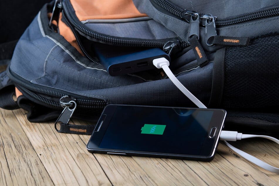 Die brennende Powerbank befand sich im Kinderzimmer eines Achtjährigen. (Symbolbild)