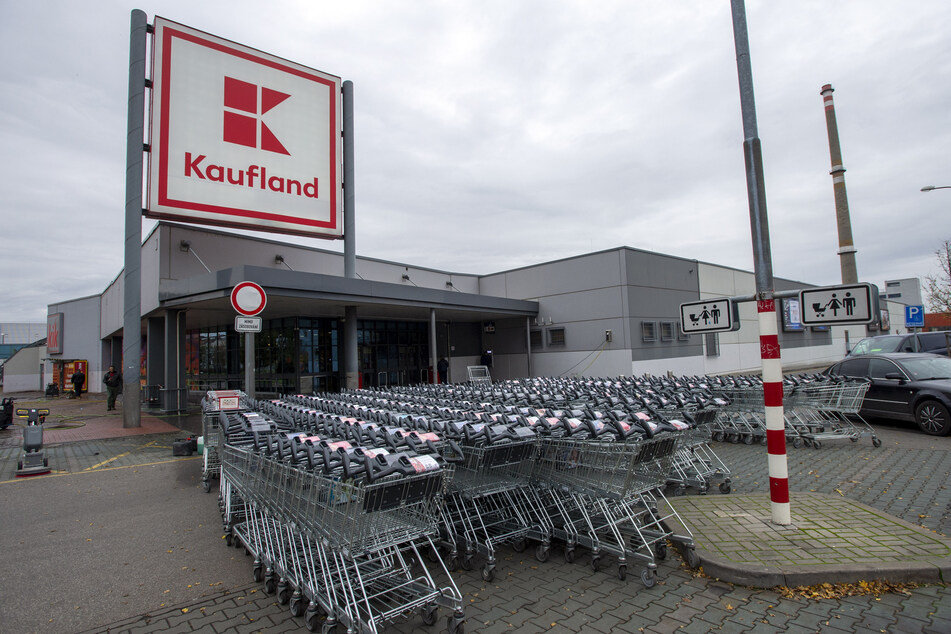 Kaufland möchte bis zu 101 Real-Filialen übernehmen. Das Bundeskartellamt prüft den Fall.