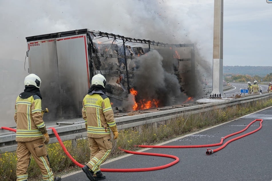 Knapp 50 Einsatzkräfte der Feuerwehr bekämpften die Flammen.