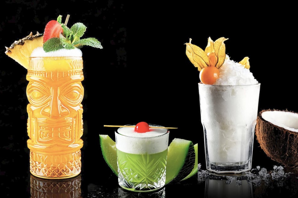 Der Besuch im Ayers Rock wird von leckeren Cocktails wie dem Never say die, dem Melon-Sour oder dem Kokos-Daiquiri begleitet.