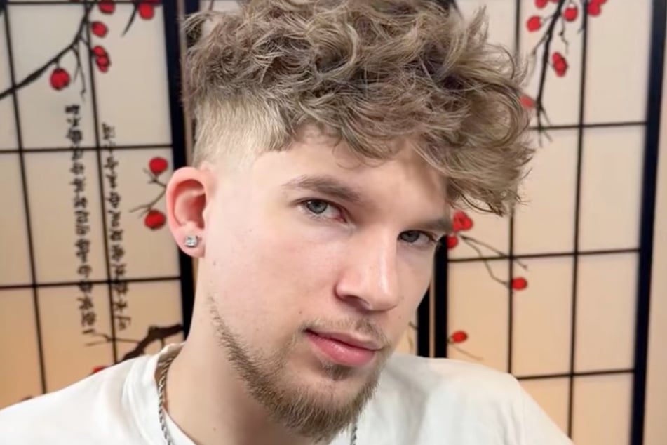 Kdo je tento muž? Těžko uvěřit: je to ten samý jako na obrázku výše.