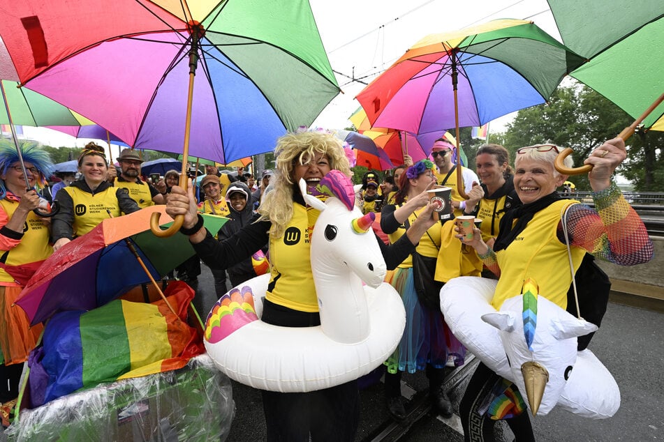 Die heutige Christopher-Street-Day-Parade ist neben dem CSD-Straßenfest der Höhepunkt des Cologne-Pride.