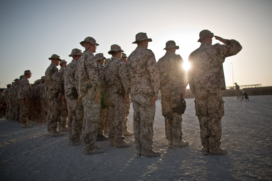 Bundeswehr schaltet sich ein! Suche nach Corona-Kontaktpersonen im Weimarer Land