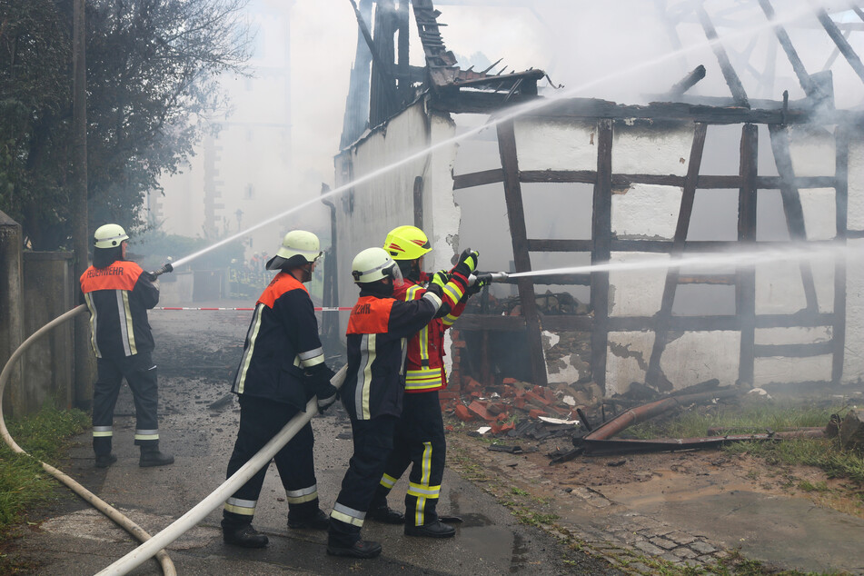 Das Feuer brach am Freitagnachmittag aus, die Brundursache ist noch unklar.