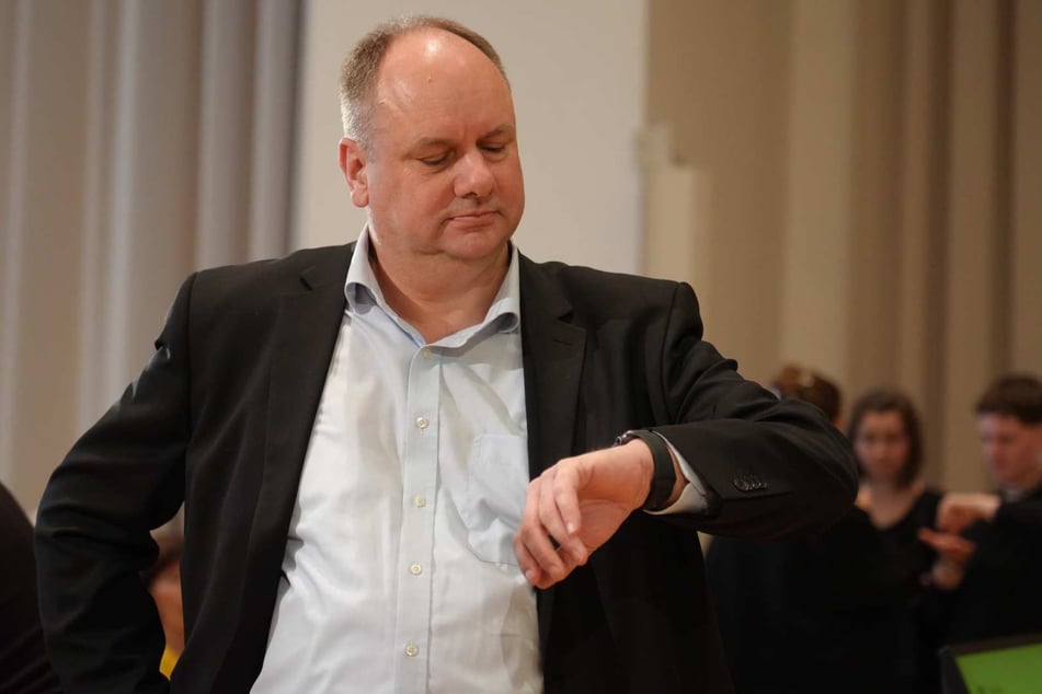 OB Dirk Hilbert (53) wird für seine Verkehrspolitik von der SPD und den Linken kritisiert.