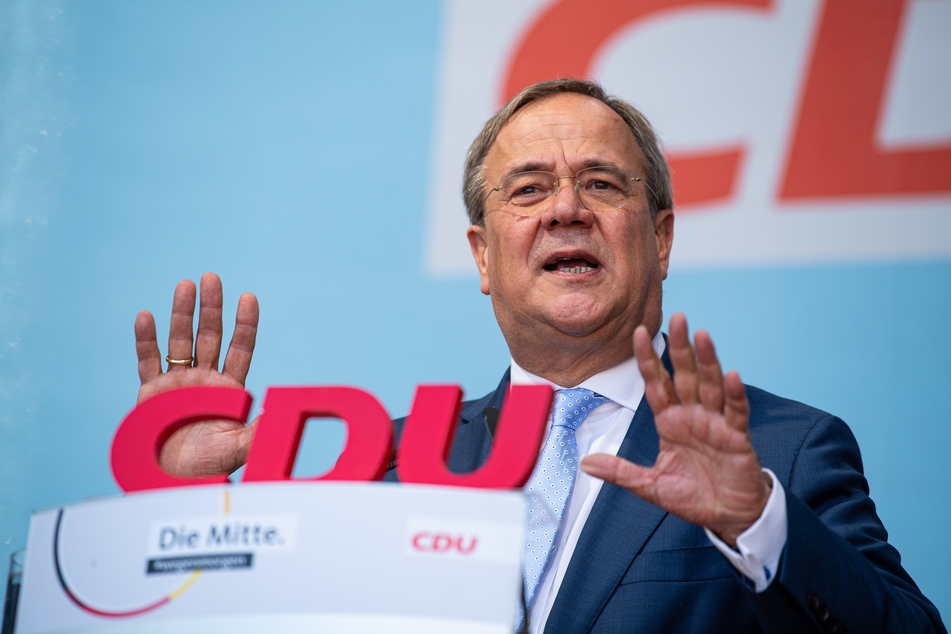Armin Laschet (60, CDU) hat bei einer Debatte mit einer Studentin keine vorteilhafte Figur abgegeben.
