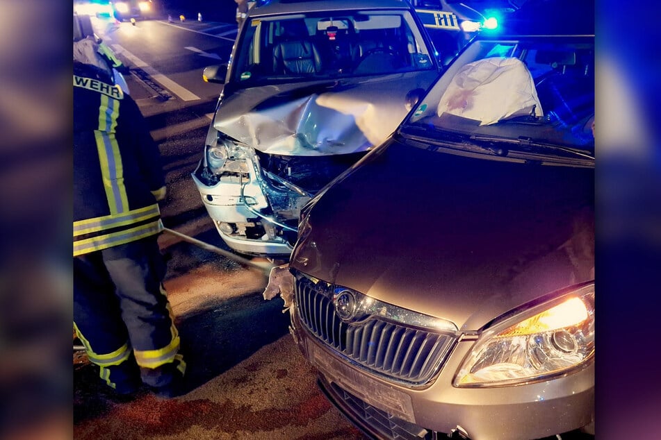 Entgegenkommendes Auto übersehen: Fahrer verhindert mit Bremsmanöver Schlimmeres