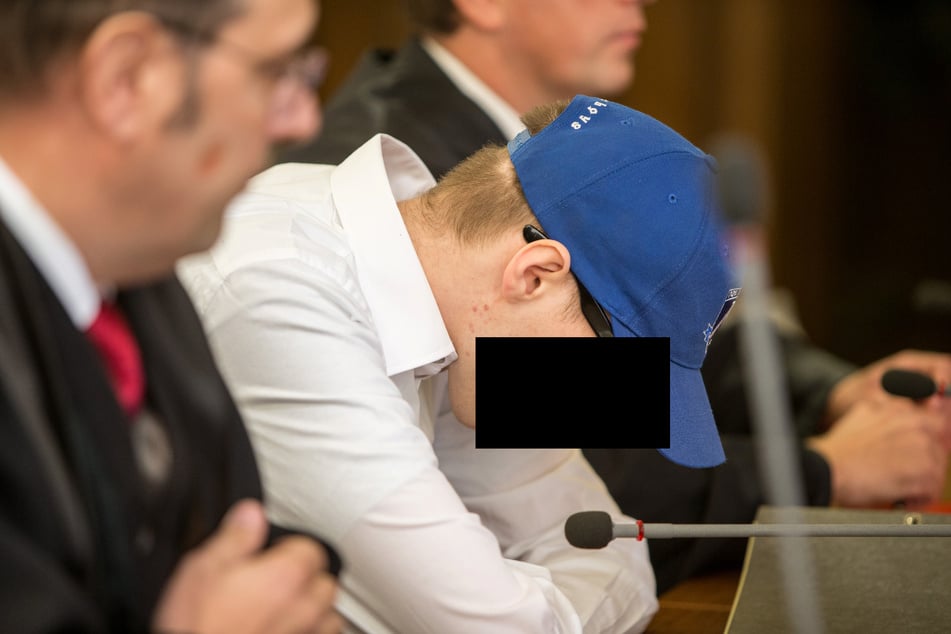 Benjamin H. bei seiner Verurteilung 2012. Im realen Leben war der junge Mann, der bei Aufregung stotterte, ein Außenseiter, der Schule und Ausbildungen abbrach und kaum Sozialkontakte hatte. In seinen Tötungsfantasien fühlte er sich hingegen stark und mächtig.