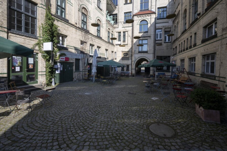 Im Hof des Chemnitzer Weltecho erwartet Euch am Sonntag ein kleiner Flohmarkt.
