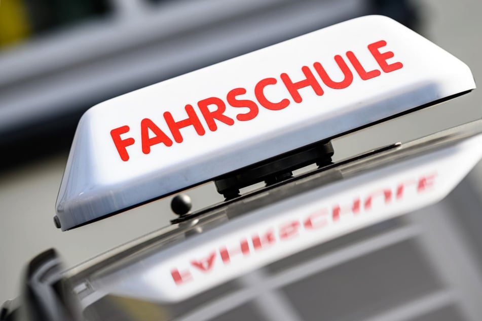 Das Fahrschulauto war nicht mehr fahrbereit. (Symbolfoto)
