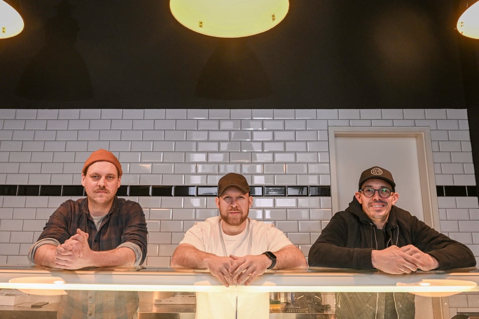 Die Betreiber der "Veganen Fleischerei": Andreas Henning (33, v.l.), Nils Steiger (29) und Stephan Meyer-Götz (41)