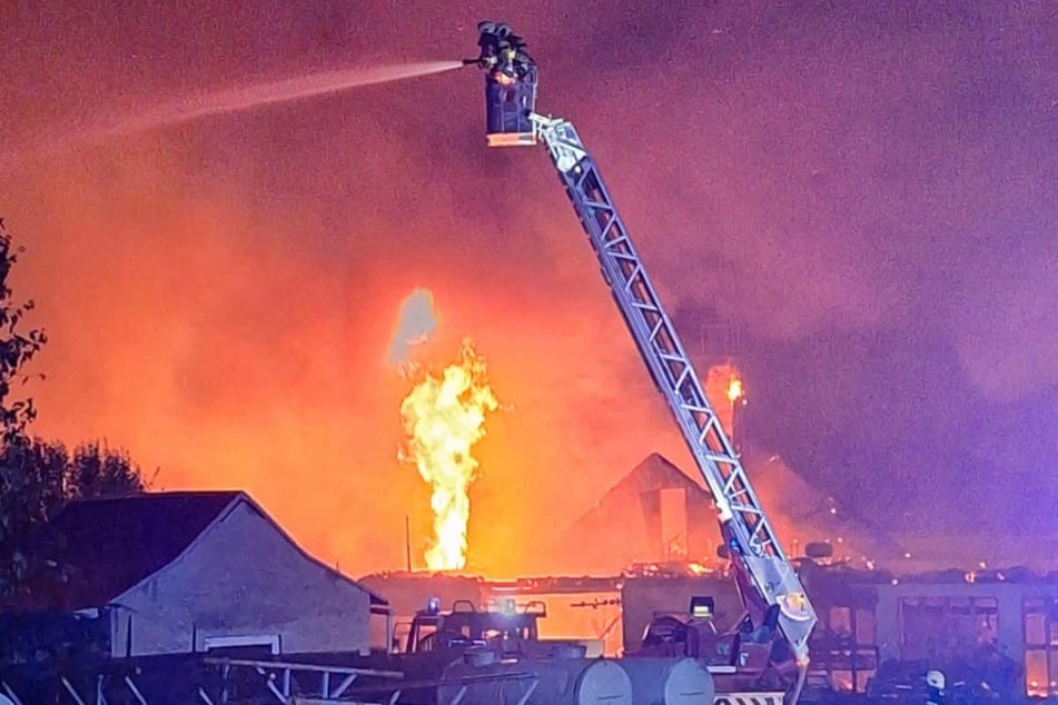 Die Feuerwehr konnte den Brand unter Kontrolle bringen.
