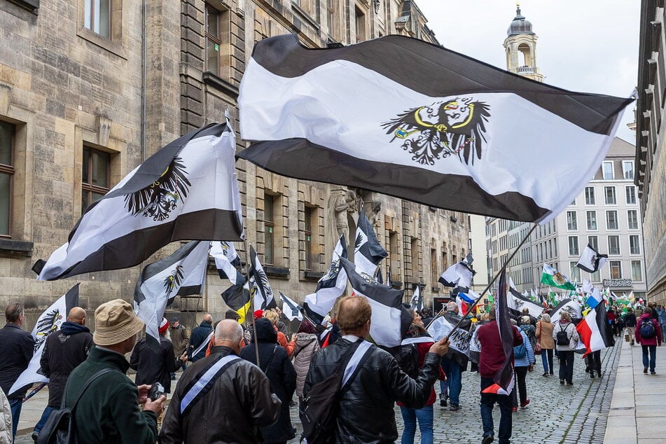 Reichsbürgerdemo in Dresden: In Sachsen werden immer mehr Menschen diesem Milieu zugerechnet. Die Landeshauptstadt gilt als Hotspot der Szene.