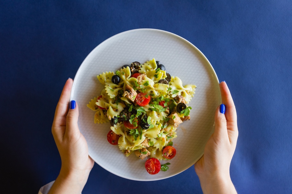 Der italienische Nudelsalat ist ein beliebter Klassiker, den Du mit wenigen Zutaten schnell zubereiten kannst.