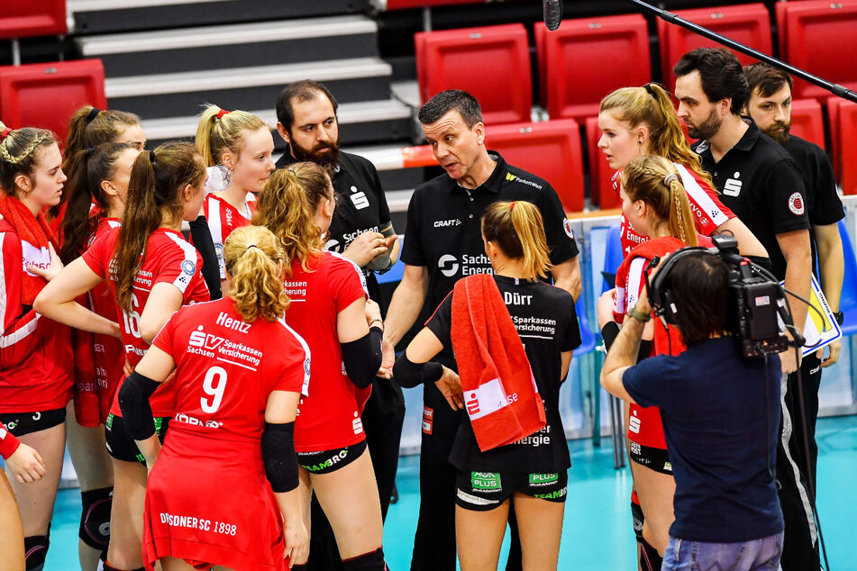 Auszeit im Topspiel: DSC-Chefcoach Alex Waibl ist deutlich unzufrieden.