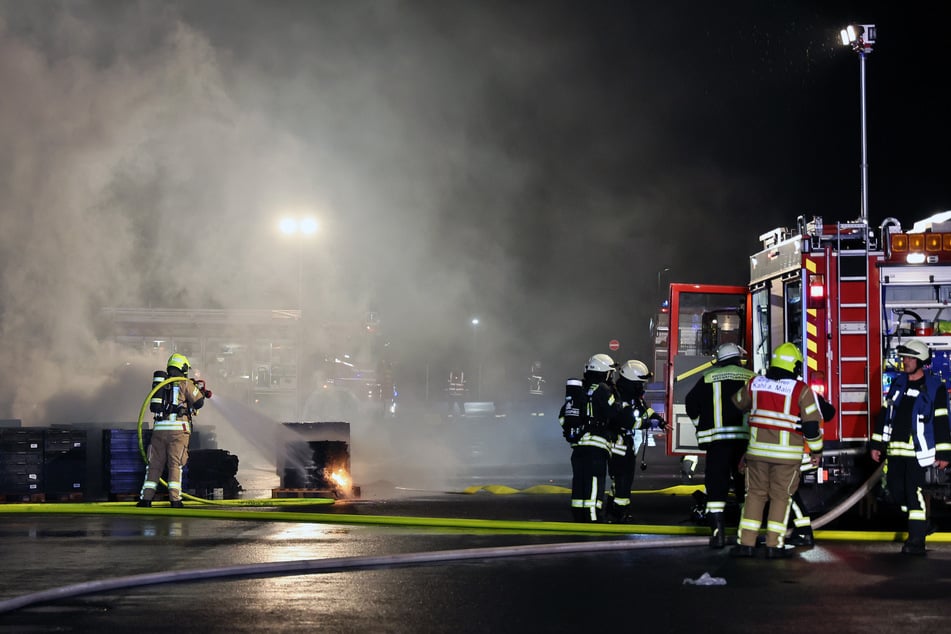 Rund sechs Stunden dauerte der Feuerwehr-Großeinsatz in Karlstein am Main.