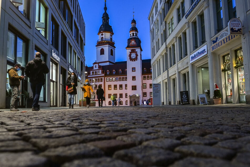 Kein Weihnachtsmarkt, kein Glühweinverkauf: Politiker fordern, dass solche Maßnahmen vorher mit ihnen besprochen werden.