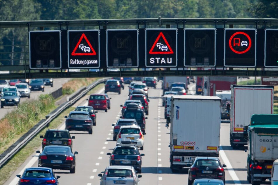 Autofahrer im Südwesten brauchen in den kommenden Tagen viel Geduld. (Symbolfoto)