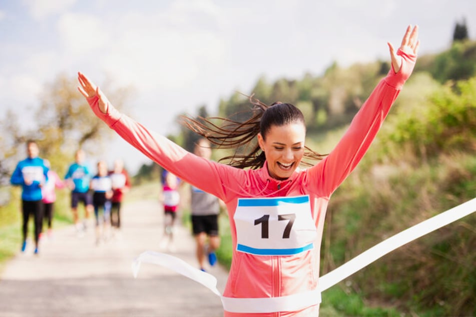Mit zum Beispiel Kursen, Sportevents und Bonusprogramm unterstützt die AOK PLUS auch Deine Gesundheit.