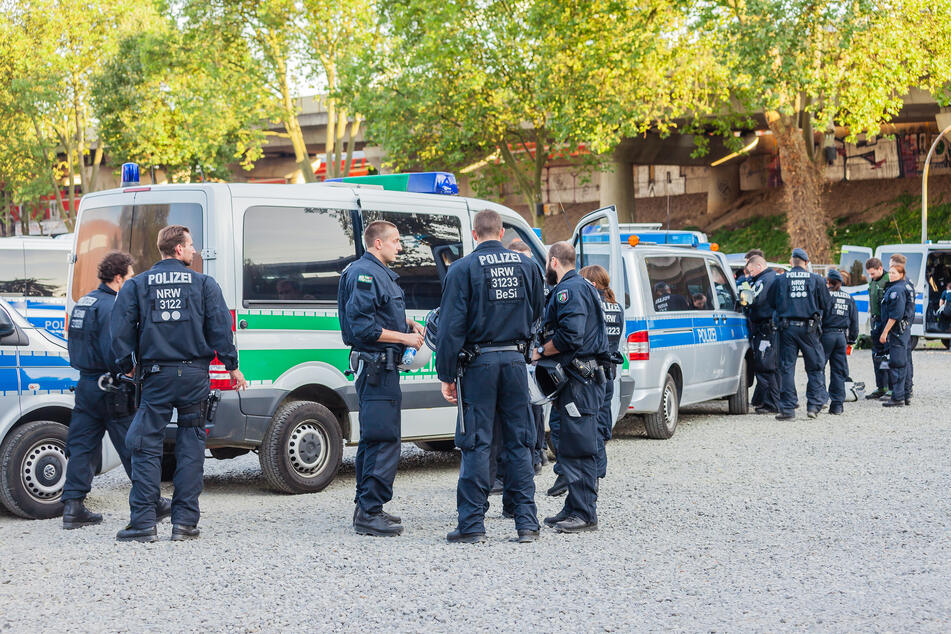In mehreren deutschen Städten kam es zu Durchsuchungen. (Symbolbild)