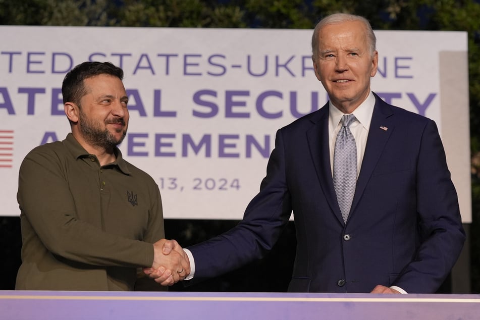 Sie halten weiter zusammen: Der ukrainische Präsident Wolodymyr Selenskyj (46) und US-Präsident Joe Biden (81).