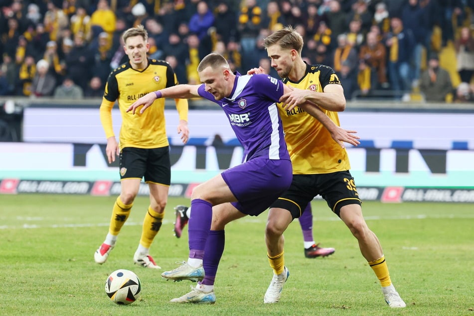 Niko Vukancic (22, M., gegen Dresdens David Kubatta, 21) muss wohl am Samstag passen. Er bekam im Training einen Schlag aufs Sprunggelenk.