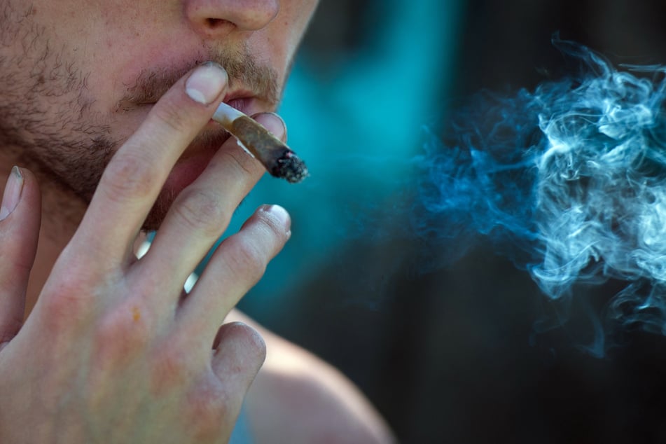 Das Rauchen von Cannabis birgt vor allem für Jugendliche große Gefahren.