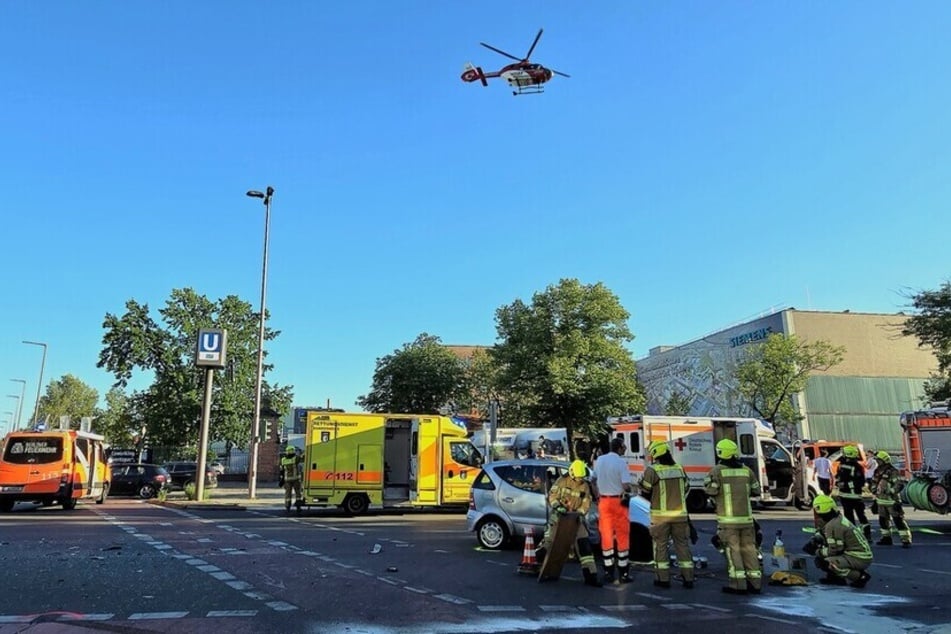 Die Feuerwehr ging zunächst von zahlreichen Verletzten aus.