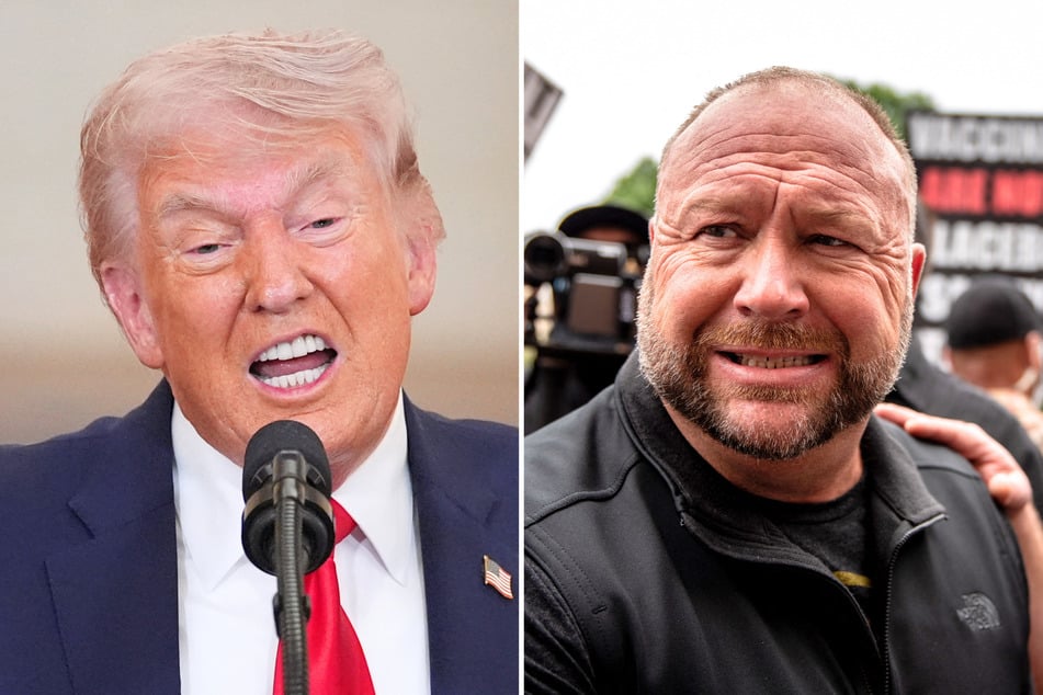 Alex Jones (r.) recently warned conservatives that President Donald Trump's physical and mental health appear to be rapidly declining.