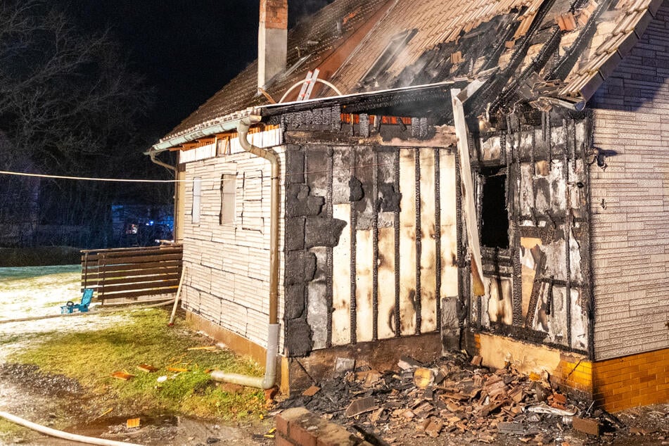 Brand ruft Feuerwehr auf Plan: Immenser Sachschaden bei Feuer in Schlitz