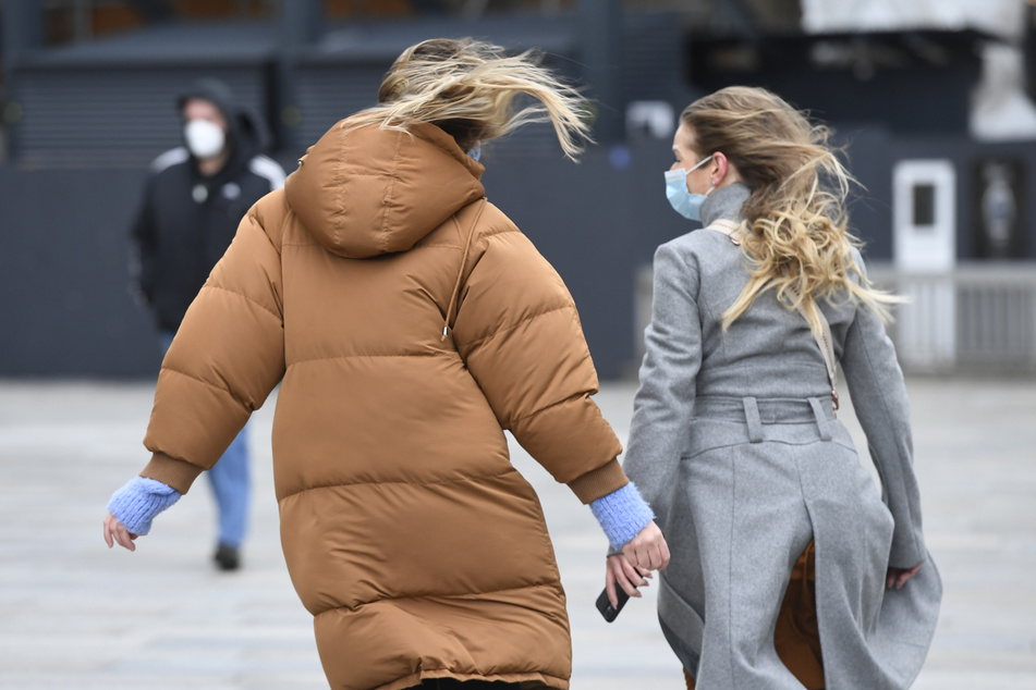 Windiges Wetter in Köln. Forschern zufolge sollten Saisonale Wetterbedingungen beim Verlauf der Corona-Pandemie nicht unterschätzt werden.