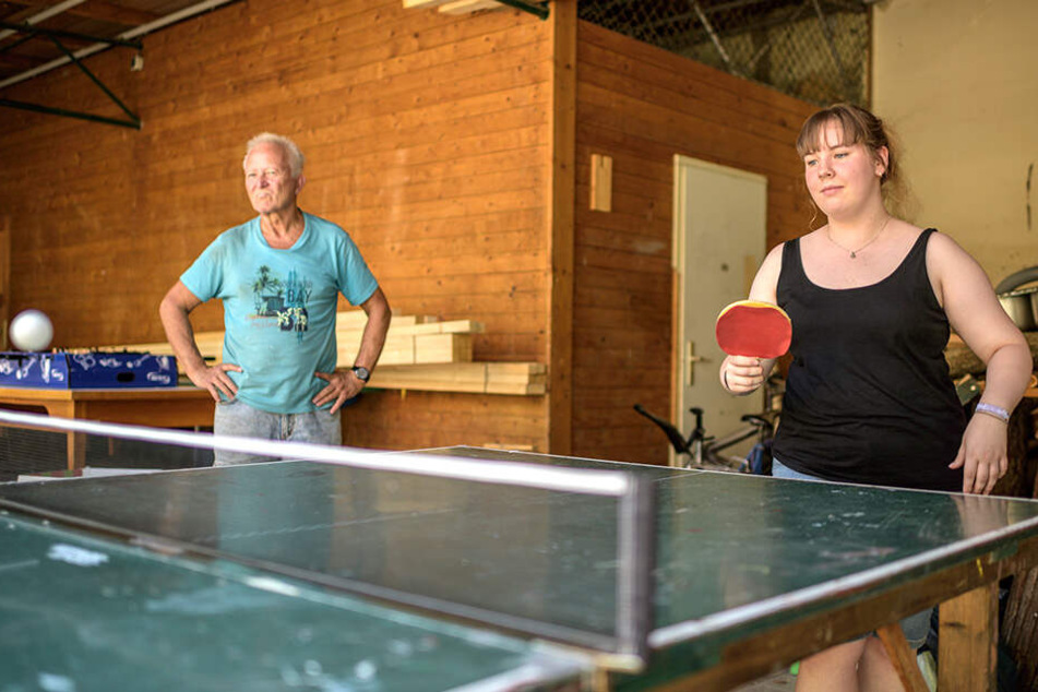 Ob Handwerk oder Sport, die junge Julia und der "etwas ältere" Klaus bilden ein gutes Team.