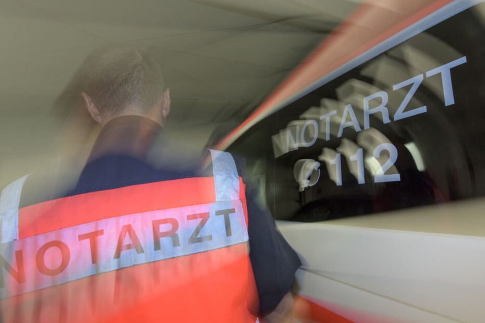 Ein Notarzt konnte nur noch den Tod des Mannes feststellen. (Symbolbild)