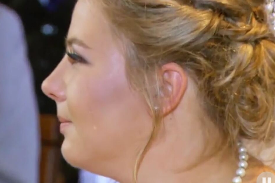 Da ist sie, die Träne des Tages. Präsentiert von Sarafina Wollny.