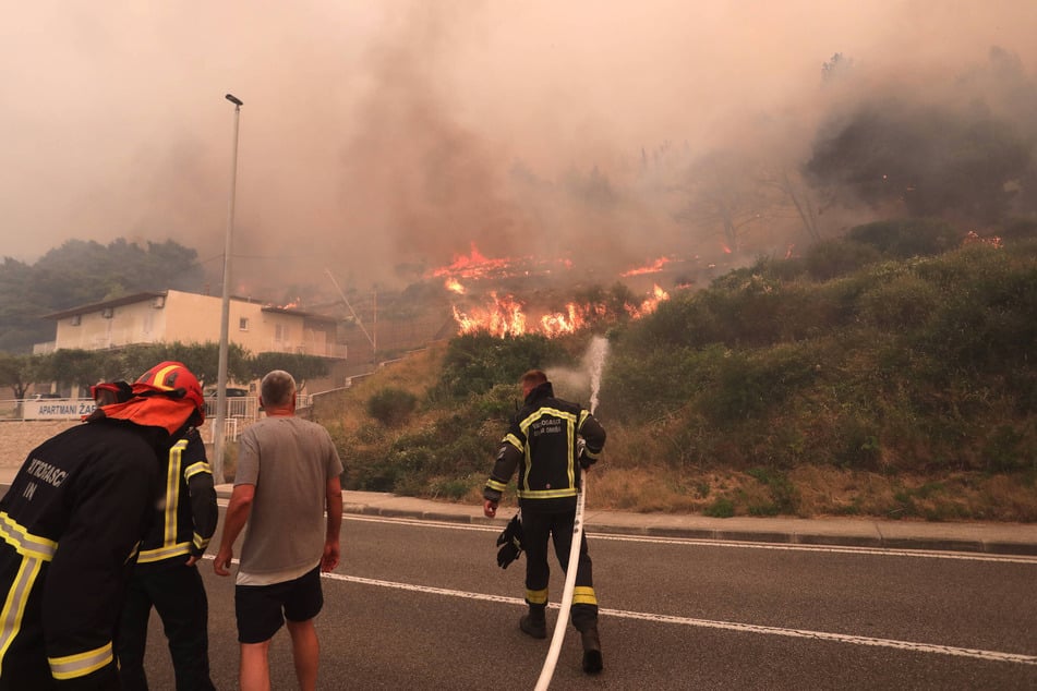 Die Flammen wüten in den kroatischen Urlaubsregionen an der Adriaküste.