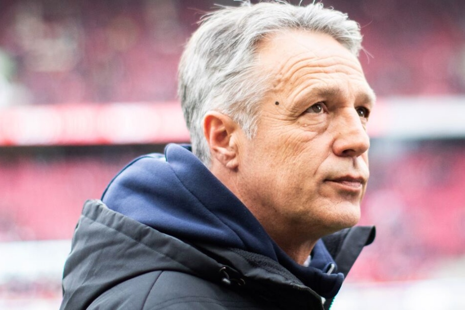 Uwe Neuhaus übernahm das Ruder beim DSC, nach dem der Verein acht Spiele in Folge verloren hatte.