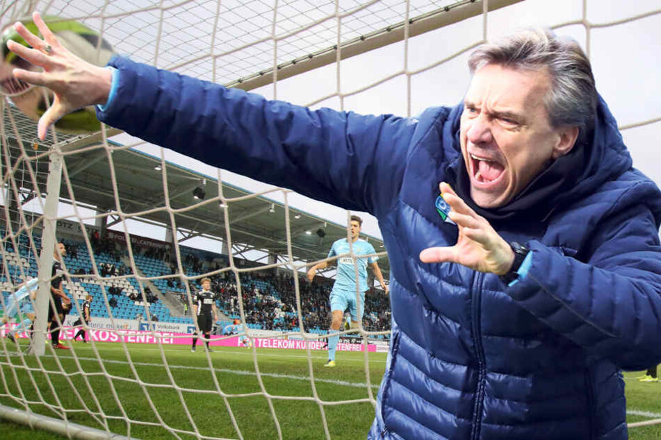 Ist nun auch Trainer Horst Steffen mit seinem Latein am Ende?