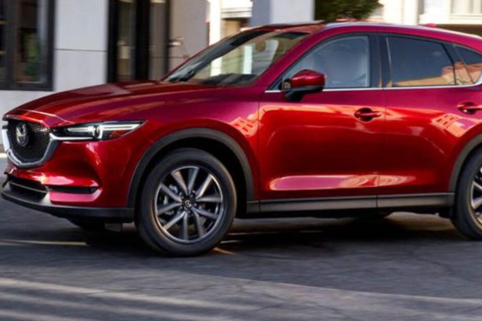 Die Polizei konnte den roten Mazda CX5 nach Zeugenhinweisen finden. (Symbolbild)