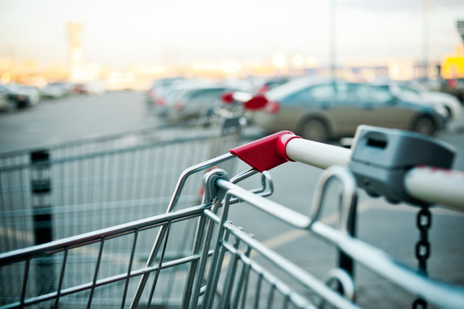 Der Vorfall ereignete sich bereits am 22. Dezember auf einem Supermarkt-Parkplatz (Symbolbild).