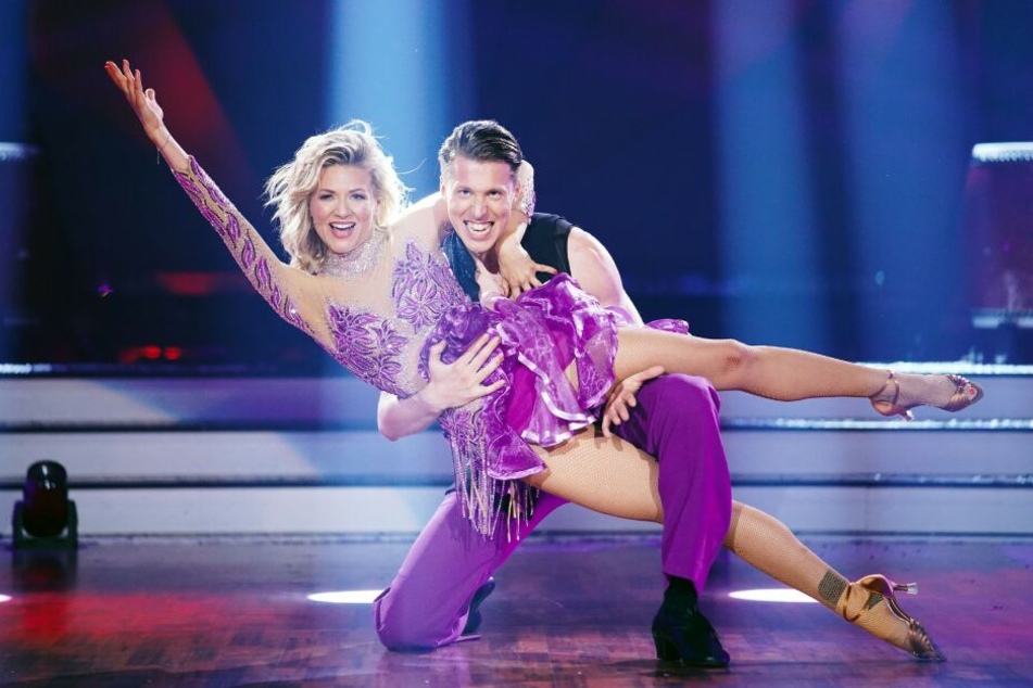Ella Endlich (34) und Valentin Lusin (32) haben eine hervorragende Samba getanzt.