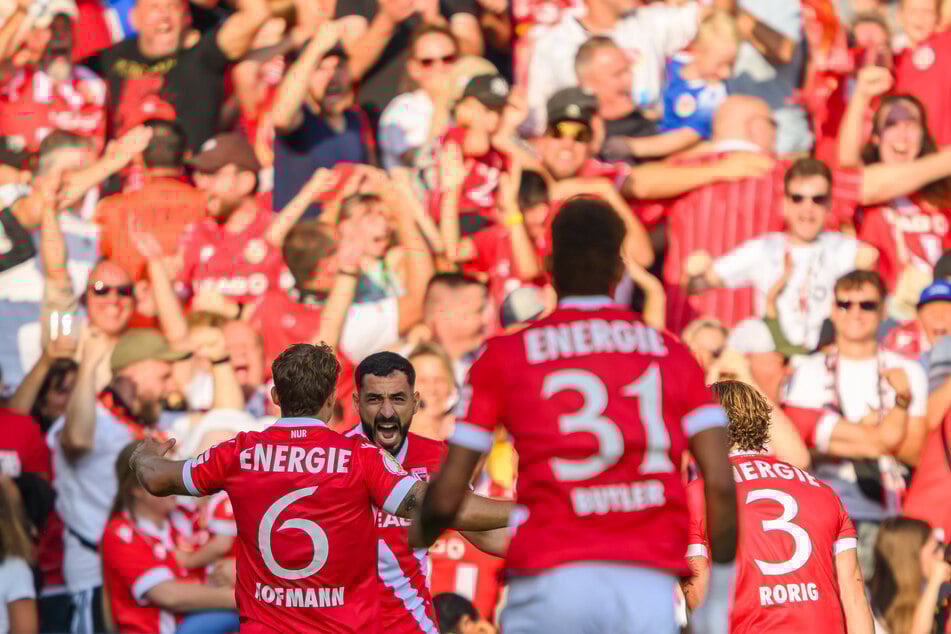 Für einige Fans von Energie Cottbus hatte der furiose Pokaltriumph ein schäbiges Vorspiel.