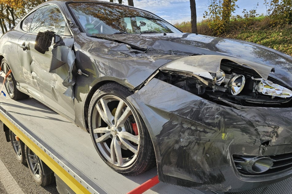 Alle drei Autos waren nach dem Unfall nicht mehr fahrtauglich und mussten abgeschleppt werden.