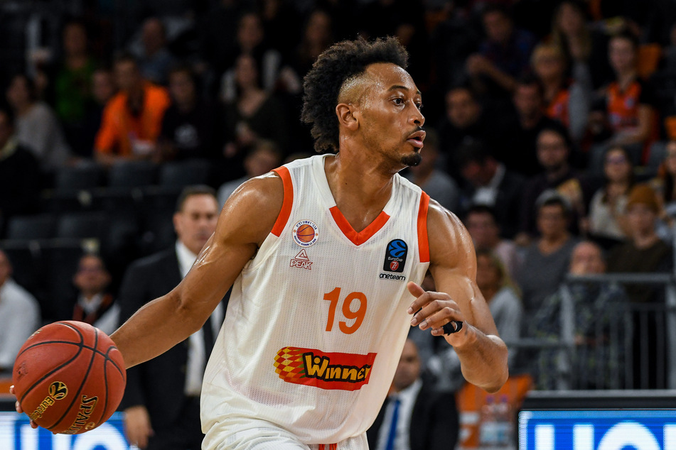 Basketball-Bundesligist Niners Chemnitz hat am Dienstag Johnathan Williams (25) verpflichtet.