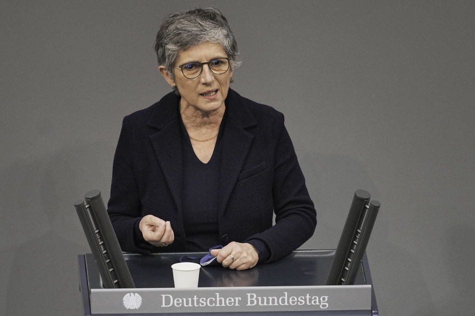 Grünen-Fraktionschefin Britta Haßelmann bedauert die Geschäftsordnung-Debatte über die Ukraine im Bundestag.