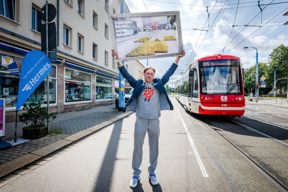 Dieses Plakat bastelte Robert Aßmann aus Protest gegen angeblich zu schnelle Straßenbahnen.