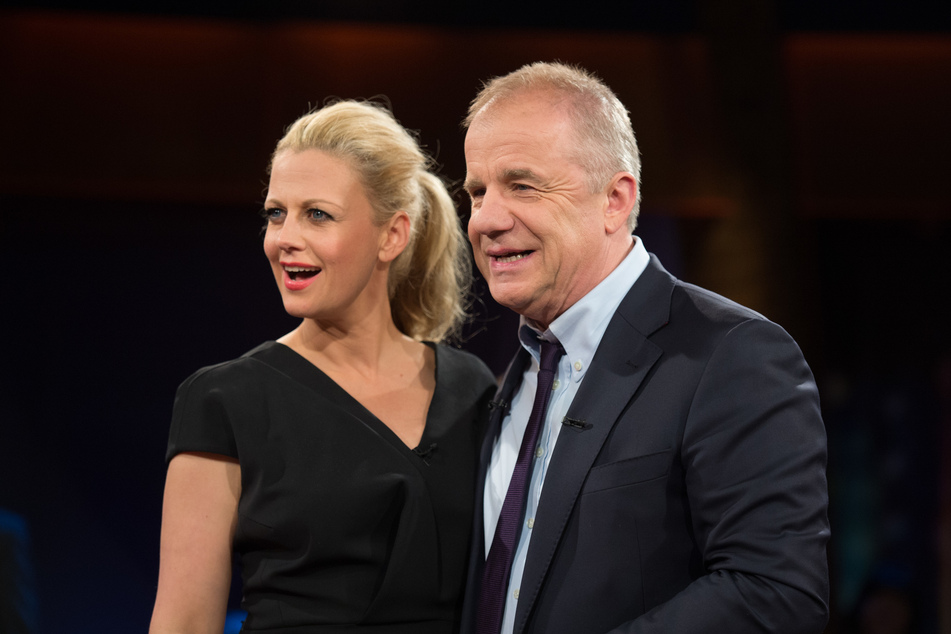 Barbara Schöneberger (47) und Hubertus Meyer-Burckhardt (64) moderieren die "NDR Talk Show" in Hamburg.